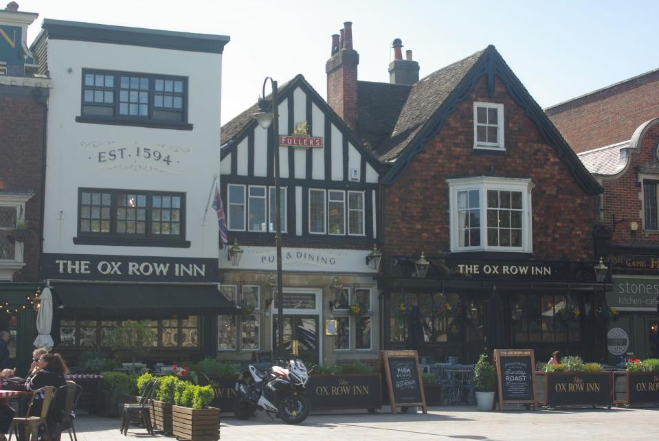 Salisbury and South Wiltshire branch social – City Saunter: three pubs around Salisbury Market Square
