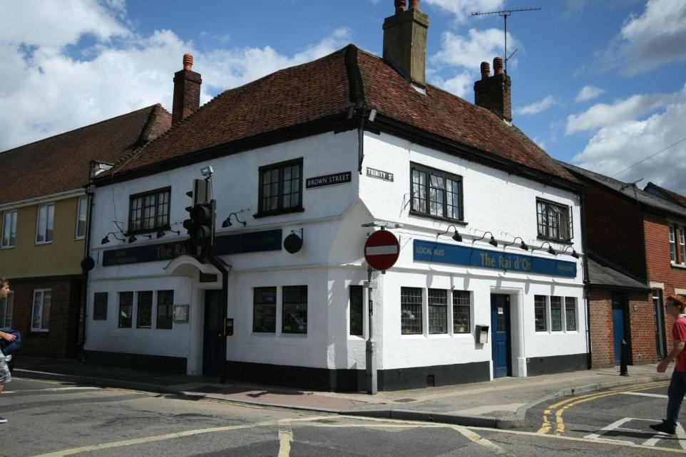 Salisbury and South Wiltshire branch social - City Saunter visiting pubs in New Street
